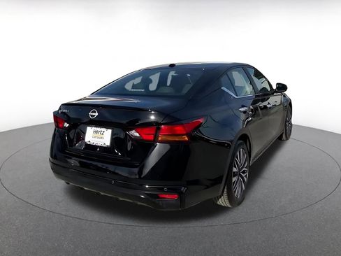 Used 2025 Nissan Altima 2.5 SV image 12