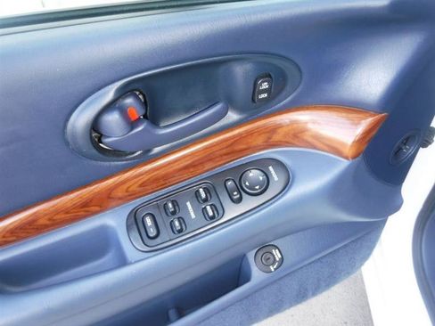 Used 2001 Buick Le Sabre Custom FWD image 21