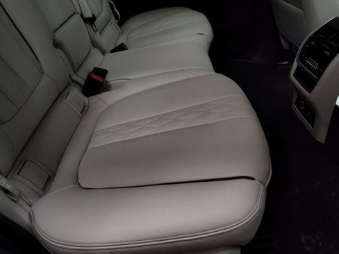 Used 2020 BMW X7 M50i w/ Dynamic Handling Package image 26