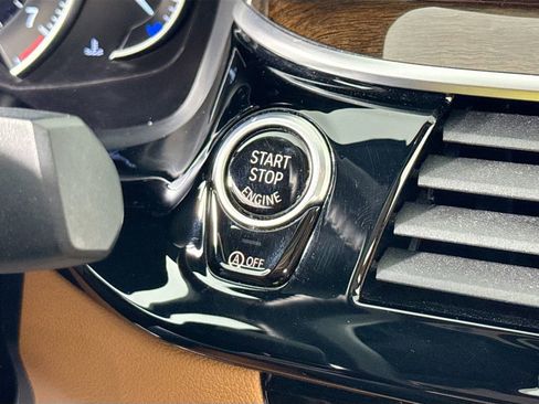 Used 2018 BMW 540i RWD image 17