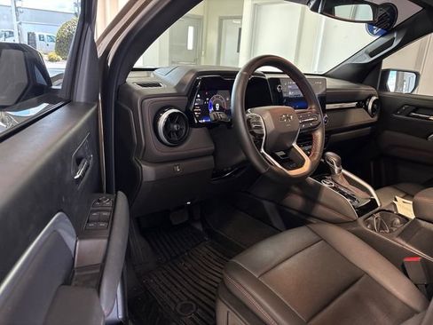 Used 2024 Chevrolet Colorado Z71 w/ Z71 Convenience Package 2 AWD/4WD image 6