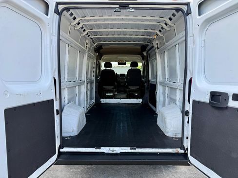 Used 2023 RAM ProMaster 2500 FWD image 10