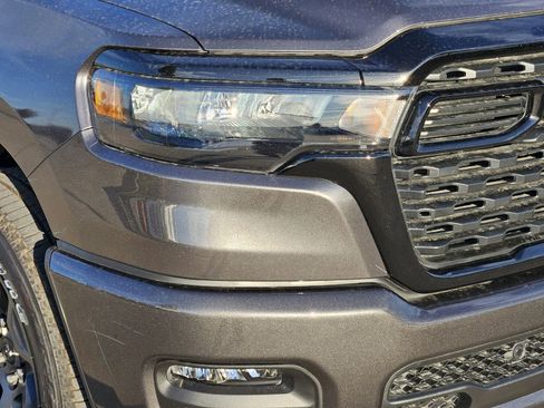 New 2026 RAM 1500 Express AWD/4WD image 9