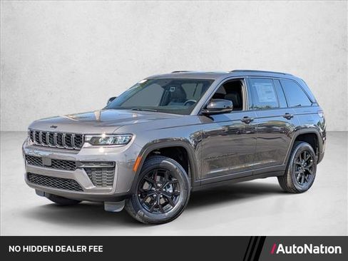 New 2026 Jeep Grand Cherokee Altitude AWD/4WD image 1