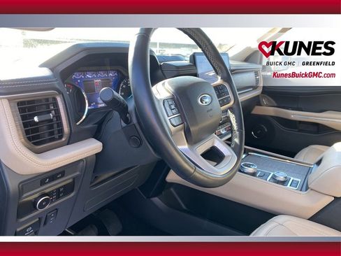 Used 2024 Ford Expedition Limited image 9