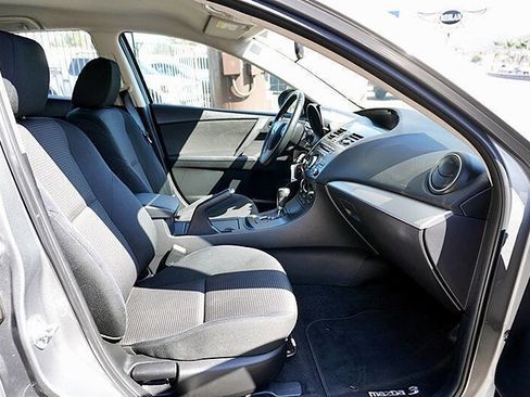 Used 2012 MAZDA MAZDA3 i Touring image 12