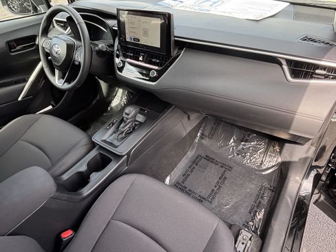 Used 2026 Toyota Corolla Cross LE w/ Moonroof Package FWD image 8