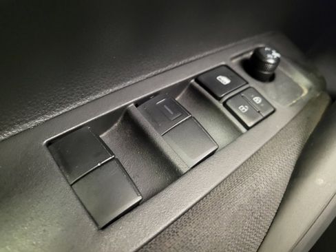 Used 2022 Toyota Corolla LE FWD image 27