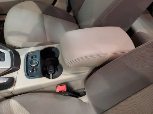 Used 2013 Ford Focus SE w/ SE Winter Pkg FWD image 27