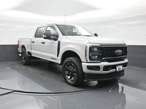 New 2026 Ford F250 XL w/ STX Appearance Package AWD/4WD image 15