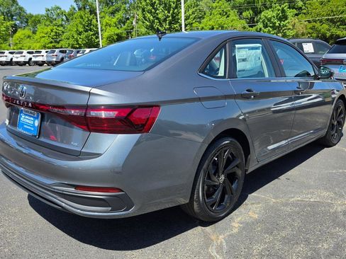 Used 2026 Volkswagen Jetta SE FWD image 14