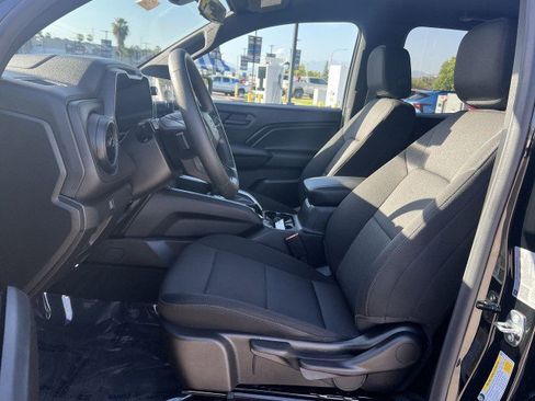 Used 2025 Chevrolet Colorado Trail Boss image 19