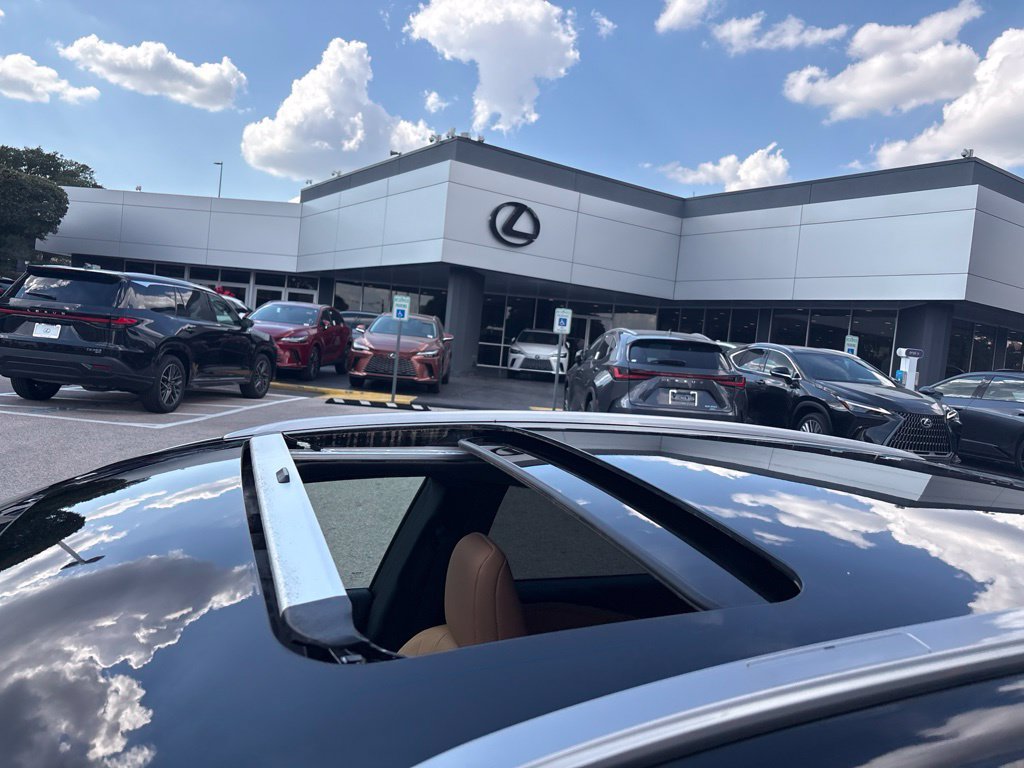 Used 2023 Lexus RX 350 Premium w/ Cold Area Package FWD image 10