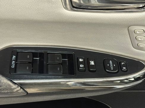 Used 2013 Toyota Avalon XLE Touring FWD image 16