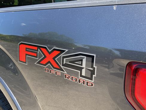 Used 2019 Ford F150 XLT w/ Equipment Group 302A Luxury AWD/4WD image 41