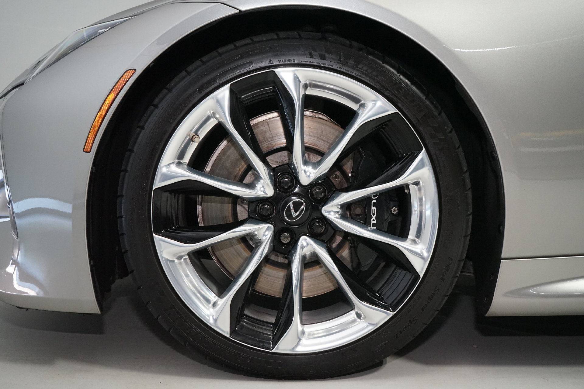 Used 2018 Lexus LC 500 Coupe w/ Performance Package RWD image 33