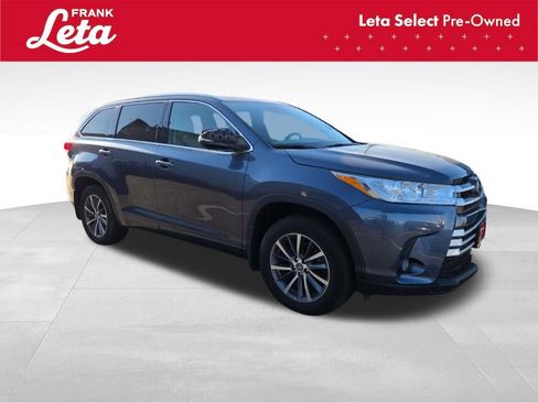 Used 2018 Toyota Highlander XLE image 1