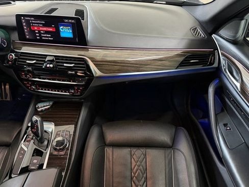 Used 2019 BMW 540i w/ M Sport Package image 21