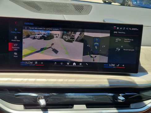 Used 2024 BMW X7 M60i w/ Executive Package image 30