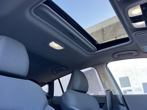 Used 2025 Subaru Crosstrek 2.0i Premium image 17