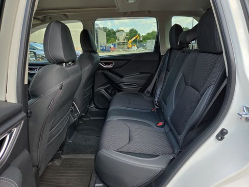 Used 2023 Subaru Forester Premium AWD/4WD image 11