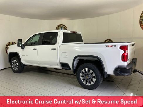 Used 2022 Chevrolet Silverado 2500 Custom w/ Custom Convenience Package AWD/4WD image 23