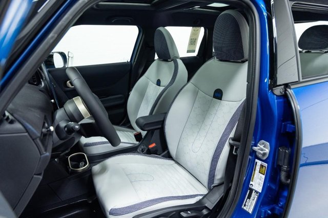Certified 2026 MINI Cooper 4-Door Hardtop FWD image 19