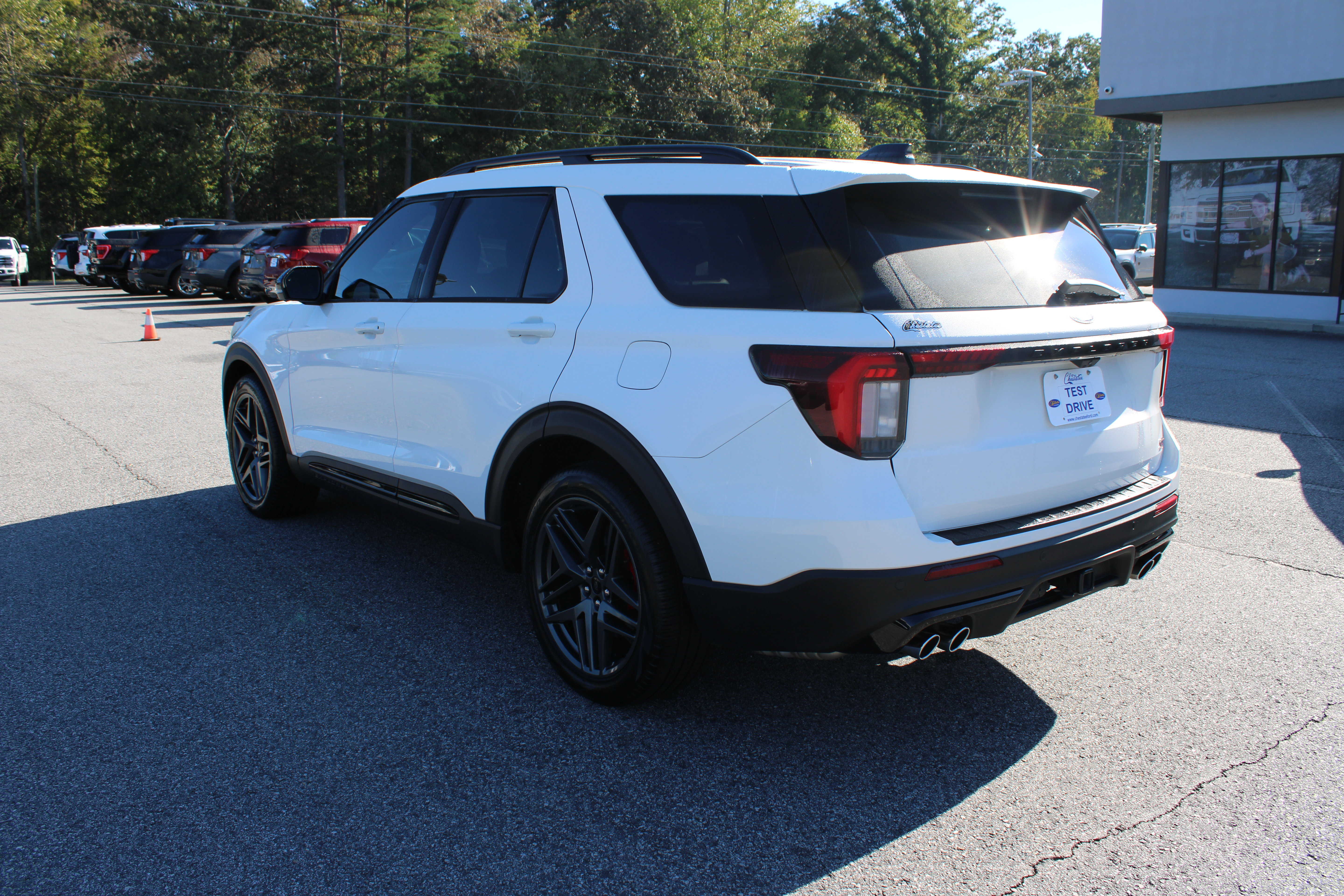 Used 2025 Ford Explorer ST w/ Sun And Sound Package AWD/4WD image 8