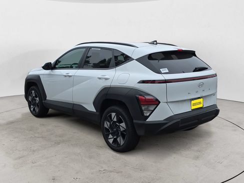 Used 2025 Hyundai Kona SEL AWD/4WD image 3