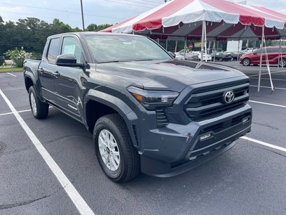 New 2025 Toyota Tacoma SR5
