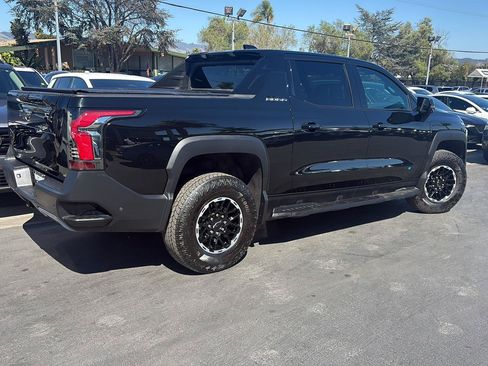 Used 2026 Chevrolet Silverado EV Trail Boss AWD/4WD image 3