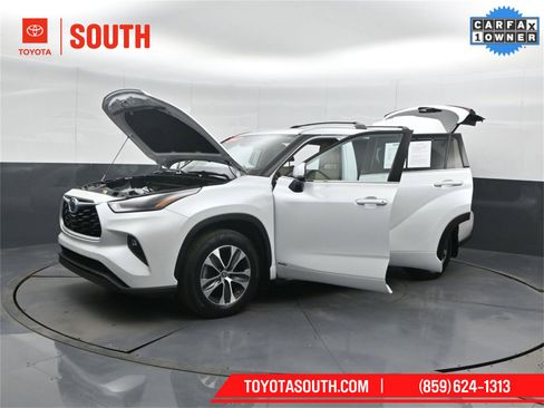 Used 2022 Toyota Highlander XLE image 62