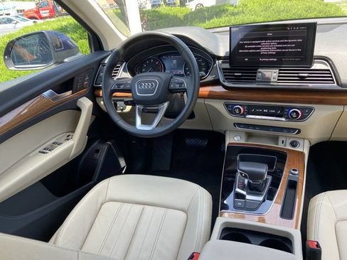 Used 2023 Audi Q5 2.0T Premium w/ Convenience Package AWD/4WD image 12