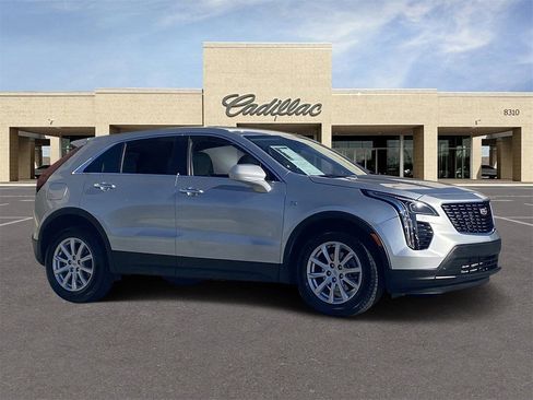 Used 2021 Cadillac XT4 Luxury w/ Cold Weather Package image 3