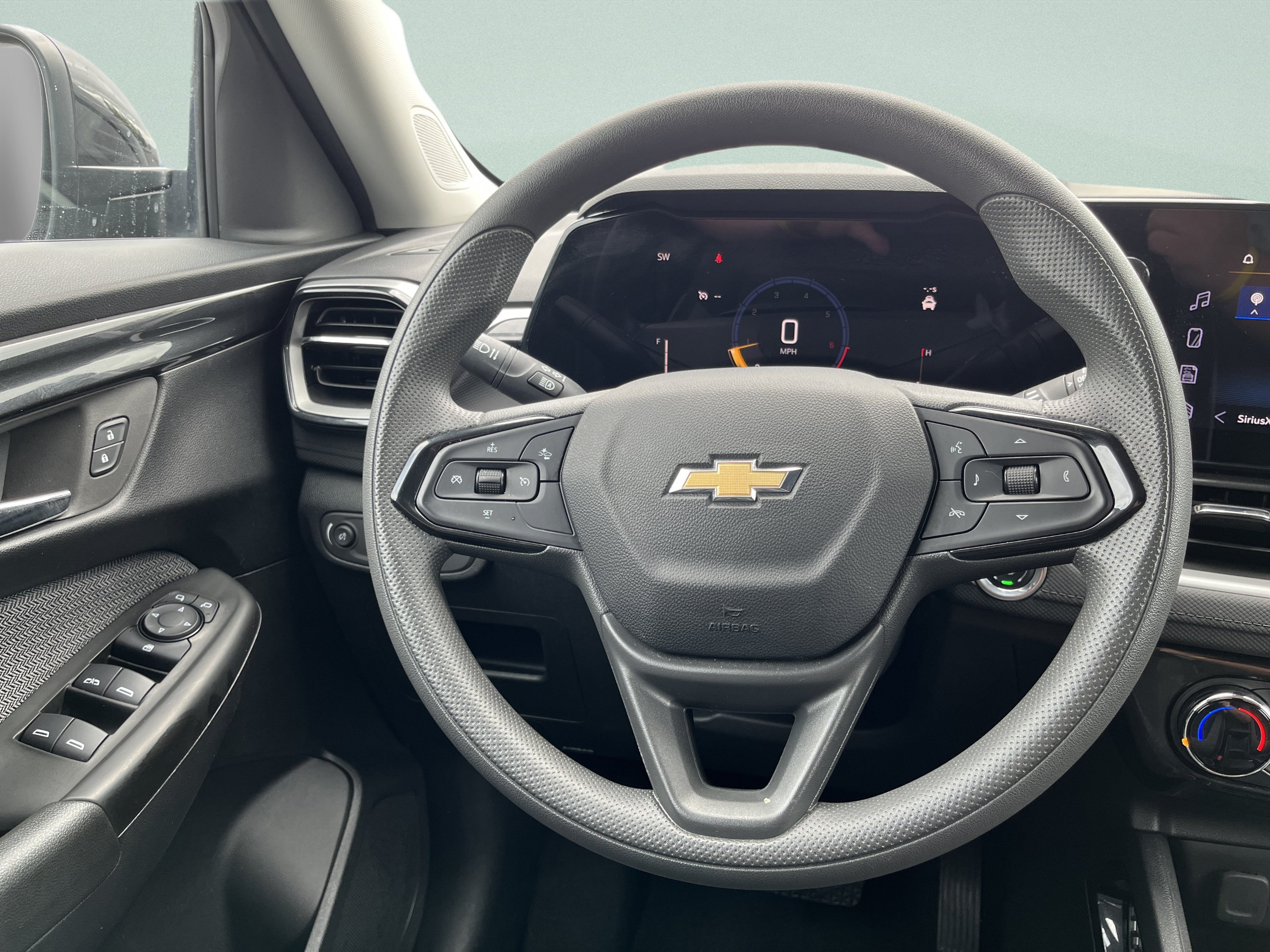 Used 2025 Chevrolet TrailBlazer LT AWD/4WD image 24