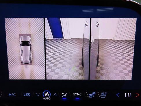 Used 2024 Chevrolet Traverse RS w/ LPO, Floor Liner Package image 21