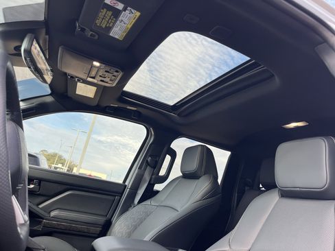 Used 2025 Toyota Tacoma Limited image 11