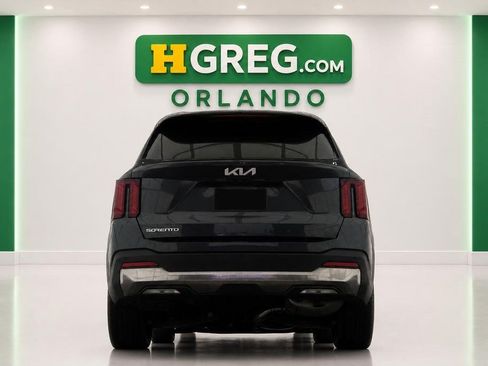 Used 2024 Kia Sorento EX FWD image 8