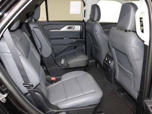 New 2026 Ford Explorer Active w/ Active Comfort Package image 31