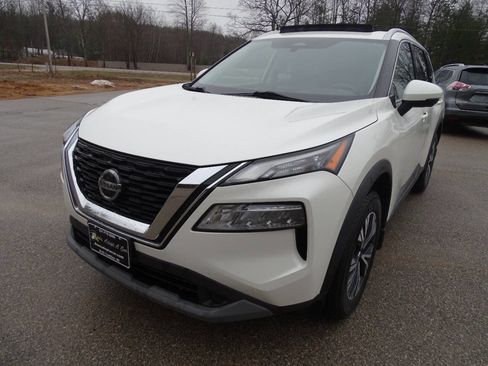 Used 2021 Nissan Rogue SV image 6