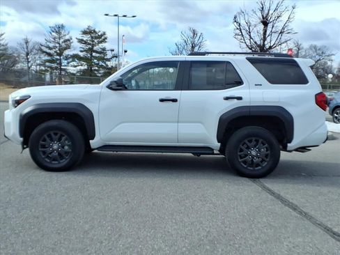 Certified 2025 Toyota 4Runner SR5 image 8