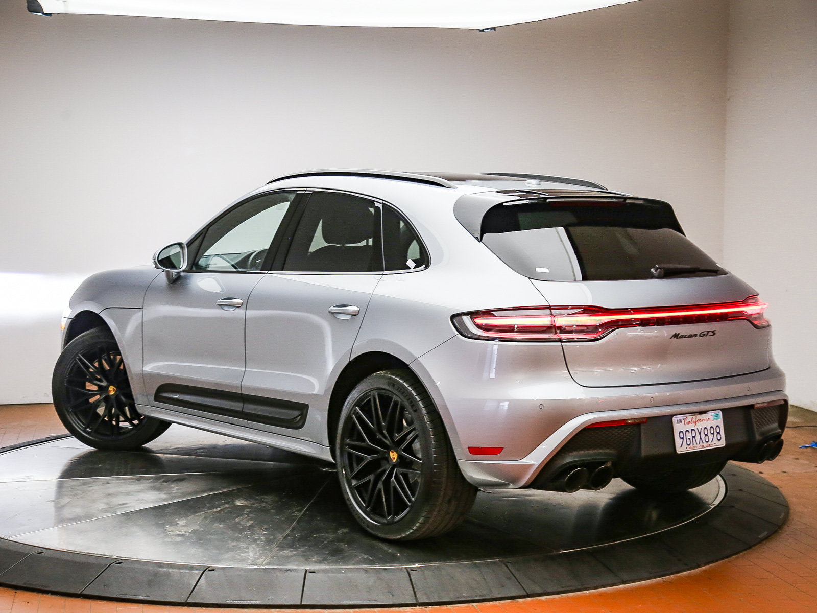 Certified 2023 Porsche Macan GTS AWD/4WD image 6