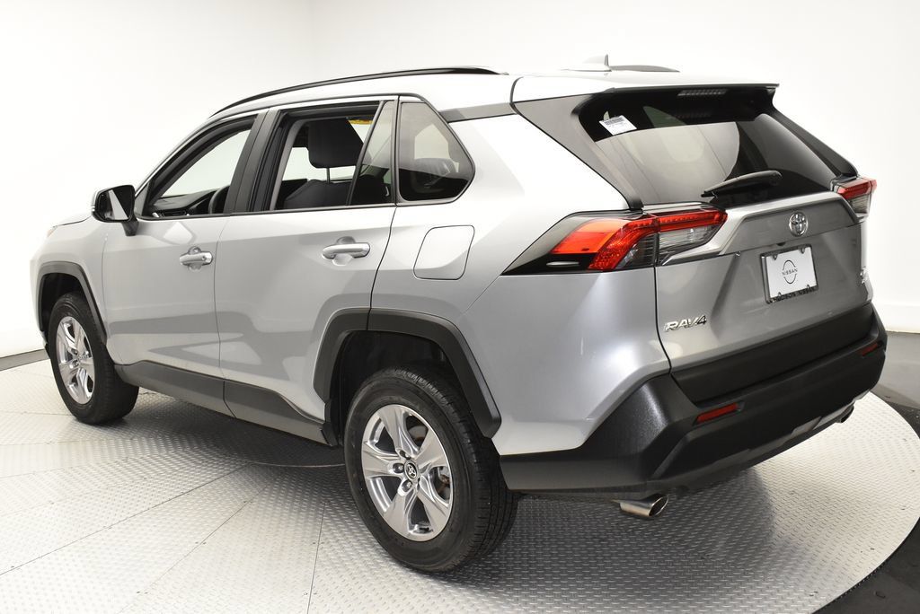 Used 2025 Toyota RAV4 XLE AWD/4WD image 7