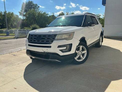 Used 2016 Ford Explorer XLT w/ Equipment Group 202A AWD/4WD image 5