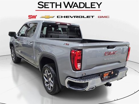 New 2026 GMC Sierra 1500 SLE image 5