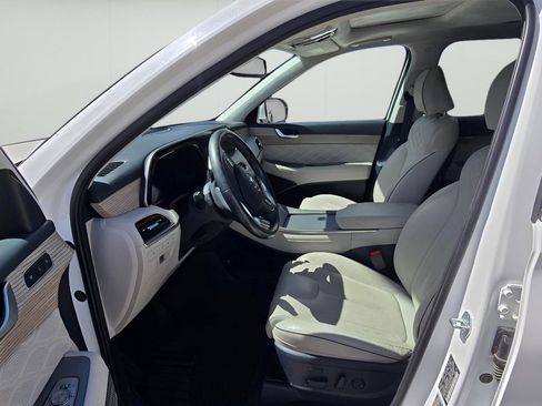 Used 2022 Hyundai Palisade Calligraphy image 9