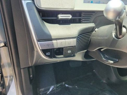 Used 2024 Hyundai Ioniq 5 SEL RWD image 17