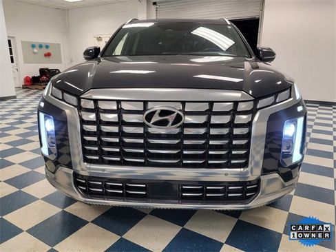 Used 2024 Hyundai Palisade Calligraphy image 2