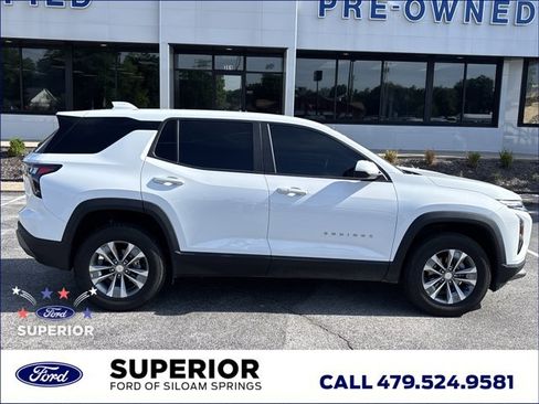 Used 2025 Chevrolet Equinox LT FWD image 2