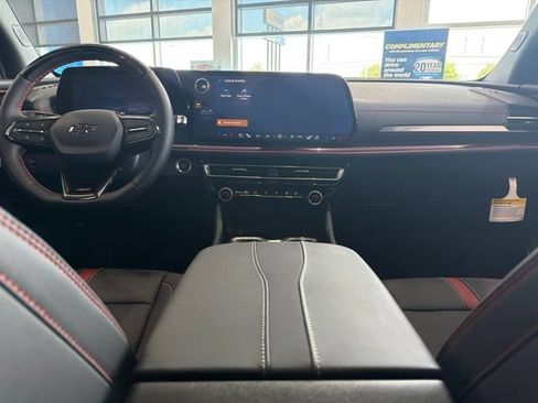 New 2026 Chevrolet Traverse RS w/ LPO, Floor Liner Package AWD/4WD image 16